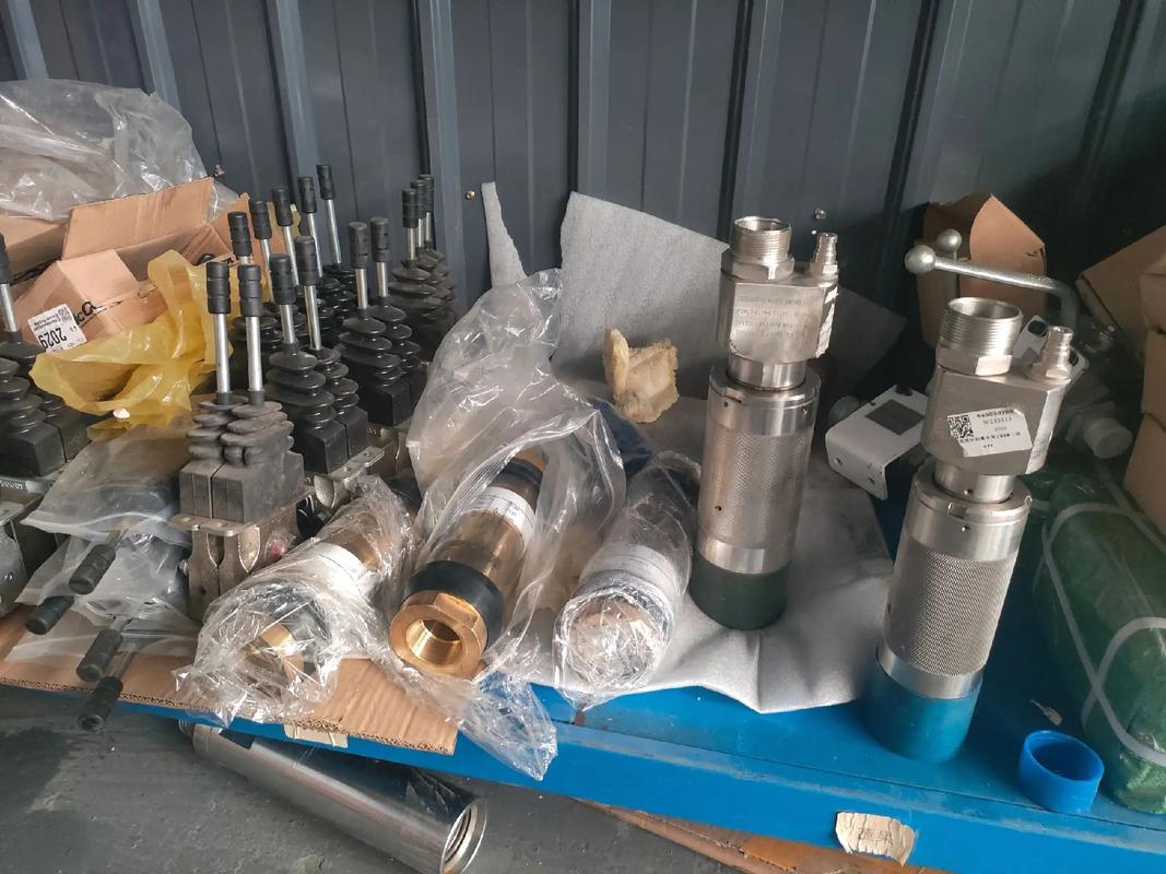 钻机配件与机械设备及其配件的全面解析